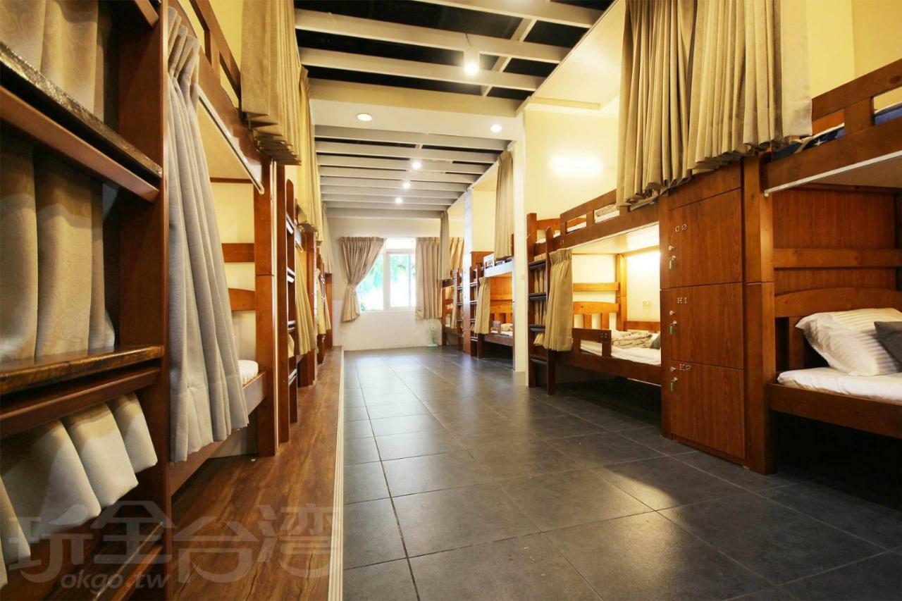 Sun Moon Lake Backpacker Hostel Yuchi Exterior photo